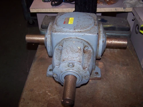 BOSTON GEAR 1:1 RIGHT ANGLE GEAR REDUCER R158-BM1 53.46 HP 1834 LB-IN