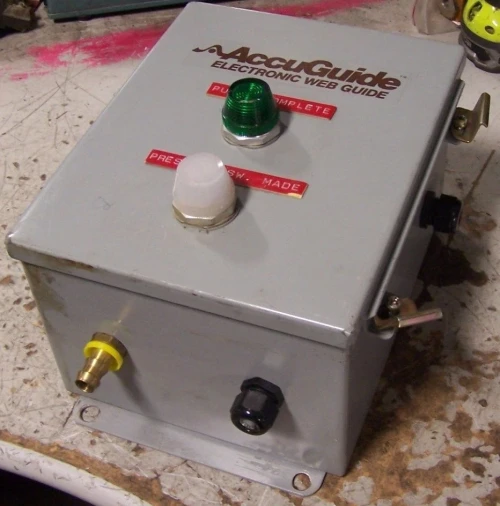 ACCUGUIDE AUX 9156-3 ELECTRONIC WEB GUIDE CONTROL BOX 120 VAC 1 PHASE 50/60 Hz
