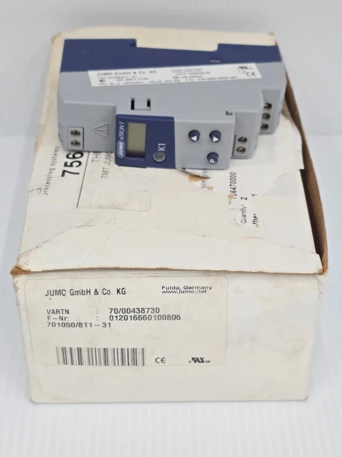New Jumo eTron T Digital Thermostat -200 to 600°C PT100 701050/811-31