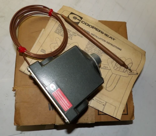 NEW UNITED ELECTRIC CONTROLS COOPERHEAT 20 AMP 250 V 0-150º F TEMP CONTROL 12819