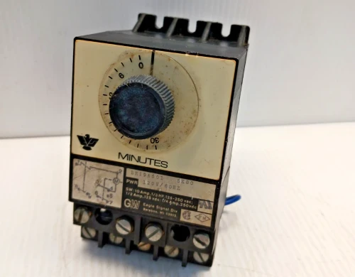 New Eagle Signal BR19A601 Timer 0-30 Minutes 120 Vac