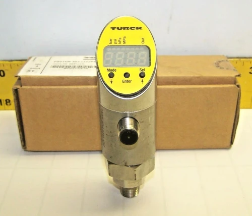 New Turck Pressure Sensor With Digital Display 24 VDC PS01VR-503-LUUP8X-H1141