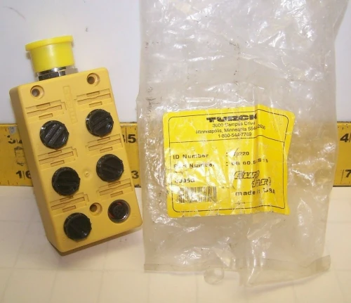 NEW TURCK U0220 MULTI BOX JUNCTION DISTRIBUTION P11 CORDSETS 10-30 VDC