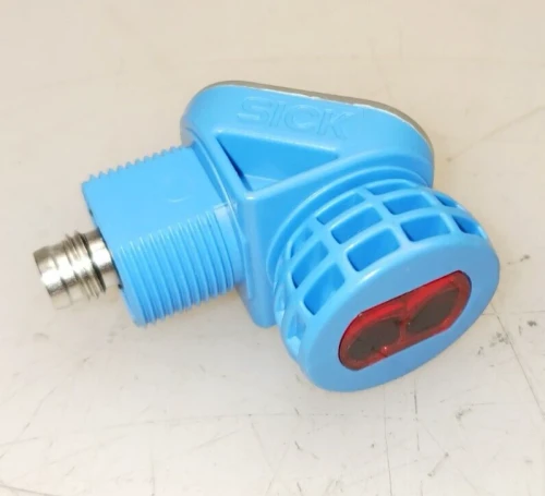 NEW SICK EL4-P2638 RETRO-REFLECTIVE SENSOR 4 PIN 1047926