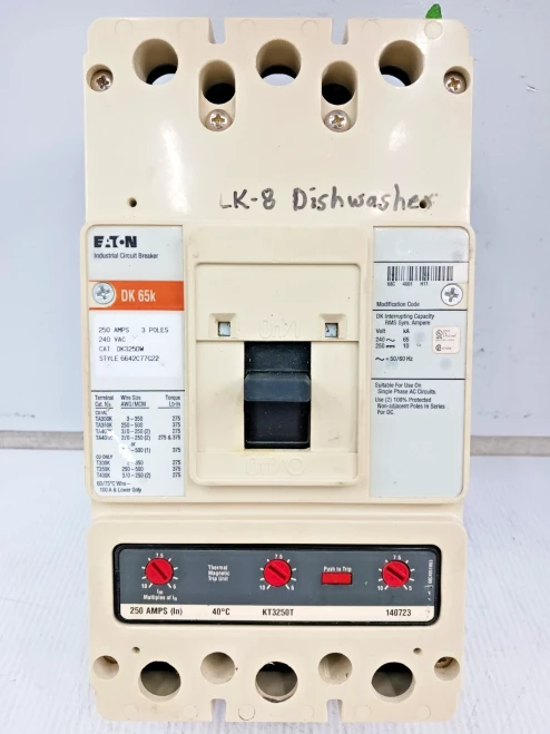 Eaton 250 Amp Circuit Breaker W/ 250 Amp Trip 3 Pole 240 VAC DK3250