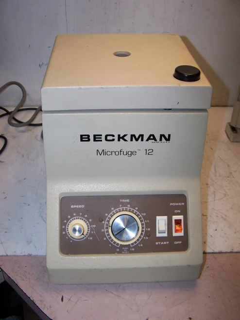 BECKMAN MODEL 12 MICROFUGE LAB CENTRIFUGE CATALOG 343122 120 VOLT