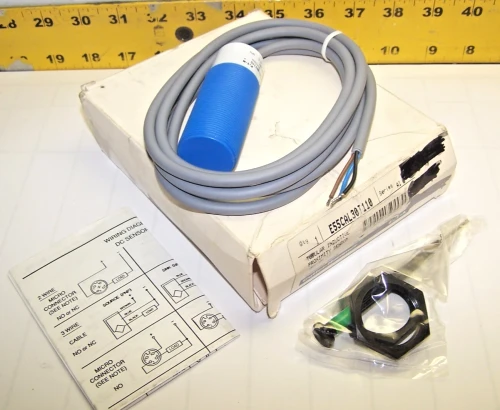 New Eaton Cutler-Hammer Tubular Inductive Proximity Sensor E55CAL30T110