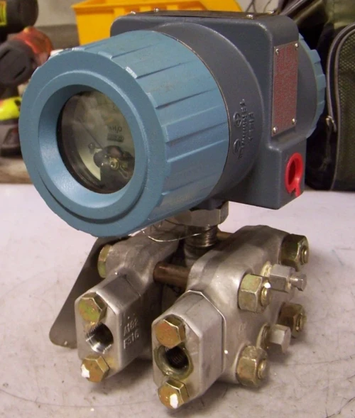 FOXBORO 823DP-I3S1SL2-C ELECTRONIC PRESSURE TRANSMITTER 12.5/65 VDC 3000 PSI MWP
