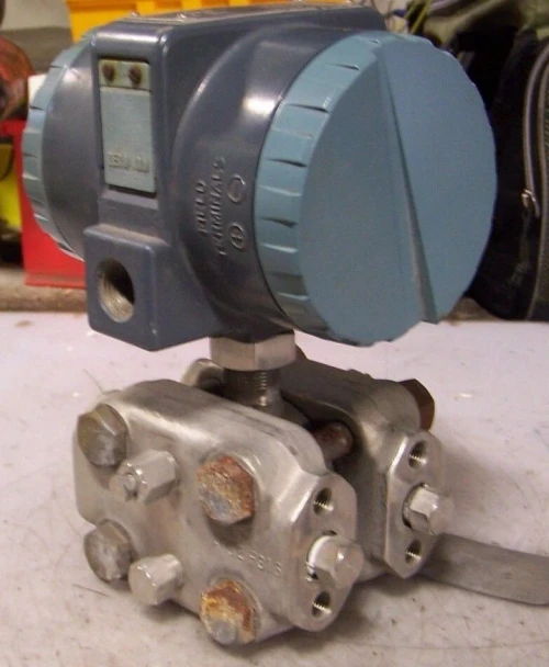 FOXBORO 823DP-I3S1NL1 ELECTRONIC TRANSMITTER 12.5/65 VDC 3000 PSI MWP 1/2"