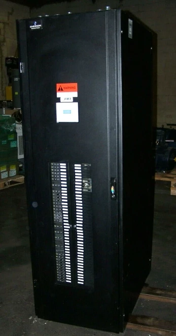 LIEBERT 720 AMP MAX POWER DISTRIBUTION CABINET 208/120 VAC FDC6424SB11