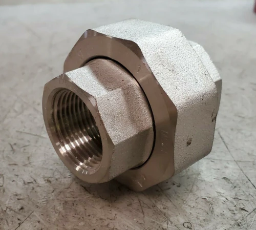 NEW 1" FNPT STAINLESS STEEL SPLIT COUPLING/UNION F304/F304L SP-83