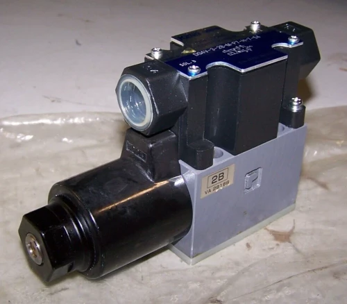 NEW TOKYO KEIKI DIRECTIONAL CONTROL VALVE 1/2" NPT DG4V-3-2B-M-P7-H-7-54