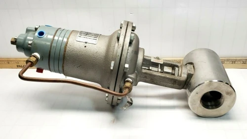 UNIFLOW 1 1/4" SS CONTROL VALVE 8100 W/ MOORE BUILT IN VALVE POSITIONER 73N-B