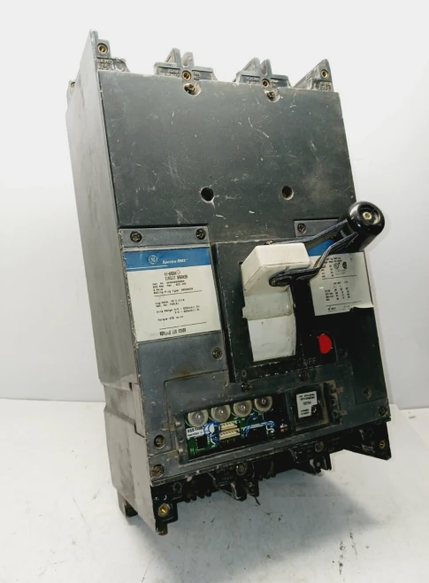 GE 800 Amp Circuit Breaker W/ 800 Amp Plug 3 Pole 600 VAC SKHB36BA0800