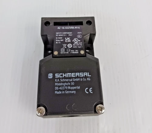 New Schmersal AZ16-02ZVRK-M16 Safety Door Switch