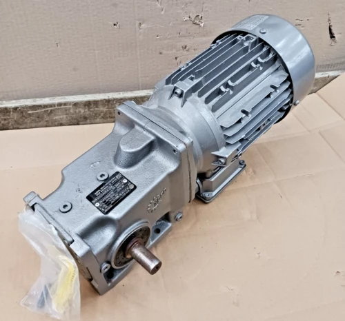 New Nord 1.50 HP Ac Electric Gearmotor 160 Rpm Output SK90S/4 974 lb-in Torque