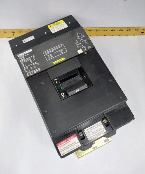 Square D 300 Amp I-Line Circuit Breaker 600 VAC 3 Pole LC36300