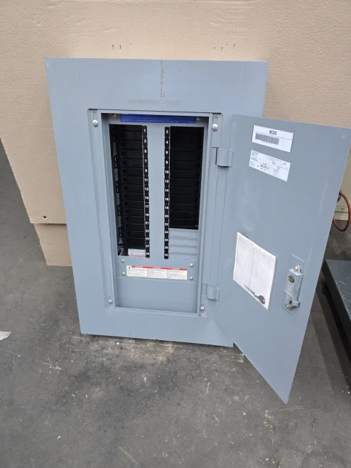Square D 125 Amp Main Lug (MLO) NF Panelboard 480Y/277 VAC 3 Phase 30C NF430L1C