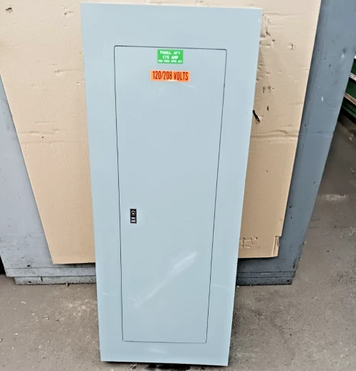 Square D 175 Amp Main Breaker Panelboard NQ 3 PH 4W 208Y/120 Vac 42 Circuit