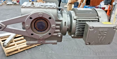 New Sew Eurodrive 2 HP Ac Gearmotor 230/460 Vac 28 Rpm SA67TDT90L4 90DFT90L4