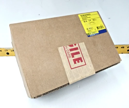 New Square D Powerlink 30 Amp Bolt On Circuit Breaker 240 VAC 3 Pole ECB32030G3