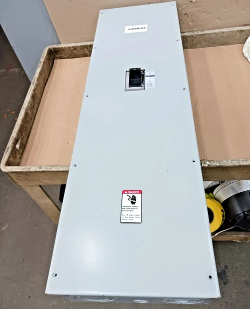 New Siemens 150 Amp Enclosed Circuit Breaker FXD63B150 with 250A Enclosure F6N1S