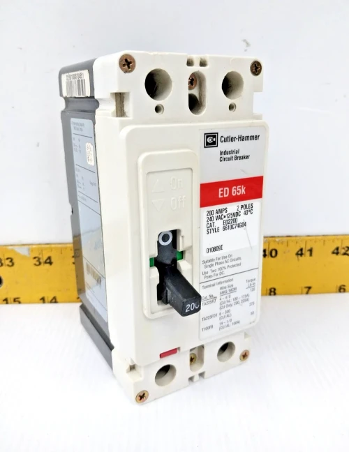 Cutler-Hammer 200 Amp Circuit Breaker 240 VAC / 125 VDC 2 Pole ED2200