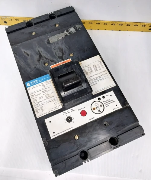 Challenger 800 Amp Circuit Breaker W/ 800 Amp Plug 600 VAC 3 Pole CSM3800F