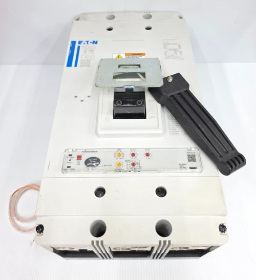 New Takeout Eaton 800 Amp Circuit Breaker 600 VAC 3 Pole LSI Trip PDG53P0800E2NN