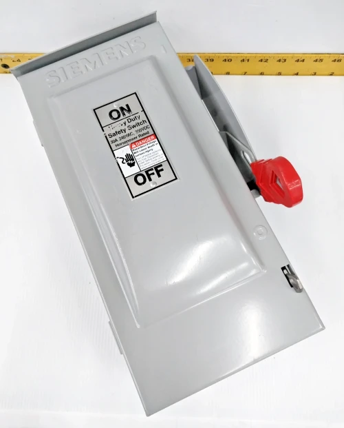 New Siemens 30 Amp Fusible Safety Disconnect Switch 240 VAC 3 Pole HF321NR
