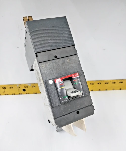 ABB SACE Tmax 20 Amp I-Line Circuit Breaker 600 VAC 3 Pole XT1NU3020AYD000XXX