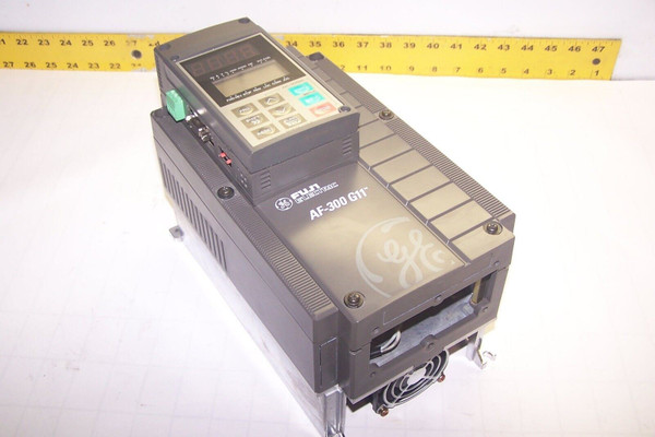 GE GENERAL ELECTRIC 5 HP AF-300 G11 AC DRIVE 6KG1143005X4B1 W/ COM CARD OPTION