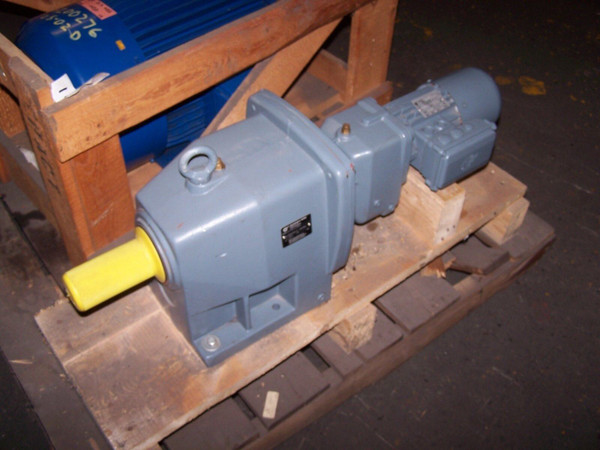 NEW NORD .17/.22 KW AC GEARMOTOR 1.561.5:1 RATIO 460▲/YY VAC 1680/3420 RPM 3 Ø