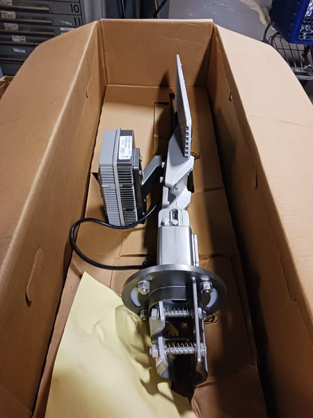 NEW GREENSTAR ASTRO PSU-GL-V11Q/300-GR-C LED PARKING LOT LIGHT