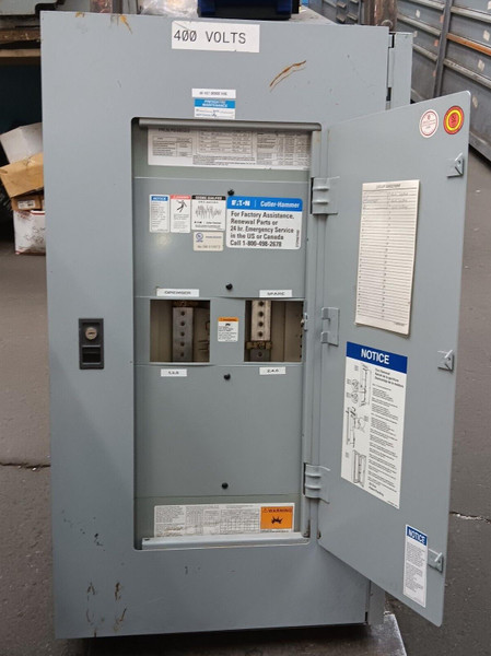 CUTLER HAMMER PRL3A 250 AMP MAIN LUG PANEL 480V ▲ 3-PHASE 3-WIRE