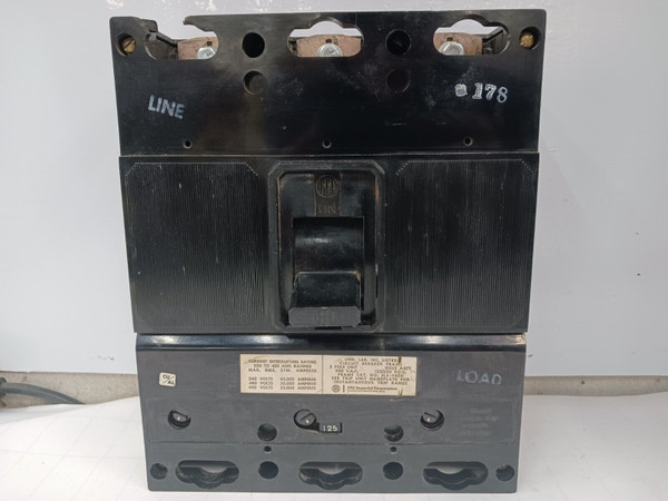 SIEMENS 400 AMP CIRCUIT BREAKER 3 POLE 600 VAC JL3-F400 W/ 125 AMP TRIP