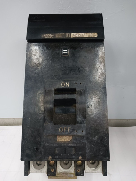 SQUARE D 300 AMP I-LINE CIRCUIT BREAKER 3 POLE 600 VAC LA36300 SQUARE D 300 AMP I-LINE CIRCUIT BREAKER 3 POLE 600 VAC LA36300