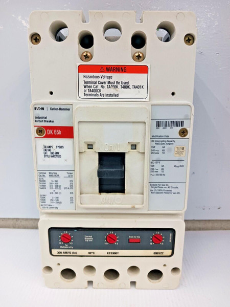 EATON 400 AMP CIRCUIT BREAKER 3 POLE 240 VAC 65kA DK3400W W/ 300 A TRIP