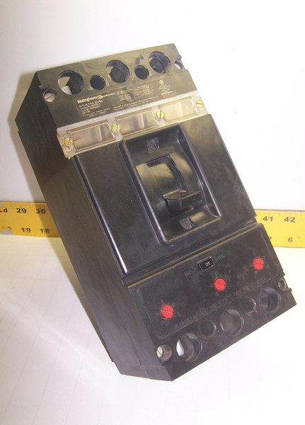 WESTINGHOUSE 225 AMP CIRCUIT BREAKER W/ 125 AMP TRIP 600 VAC 3 POLE  KA3225FS