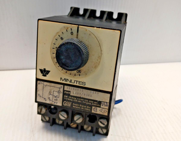 New Eagle Signal BR19A601 Timer 0-30 Minutes 120 Vac