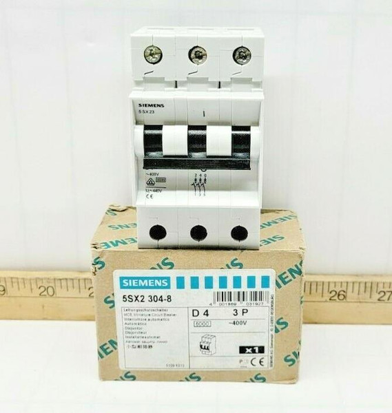 New Siemens Miniature Circuit Breaker 480 VAC D4 3 Pole  5SX2-304-8