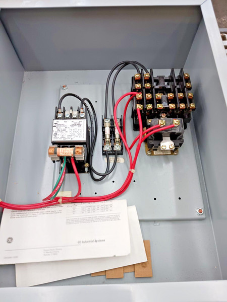 New GE 8 Pole Enclosed Lighting Contactor 24 VAC Coil  CR206L20KA**1AA0 New GE 8 Pole Enclosed Lighting Contactor 24 VAC Coil  CR206L20KA**1AA0