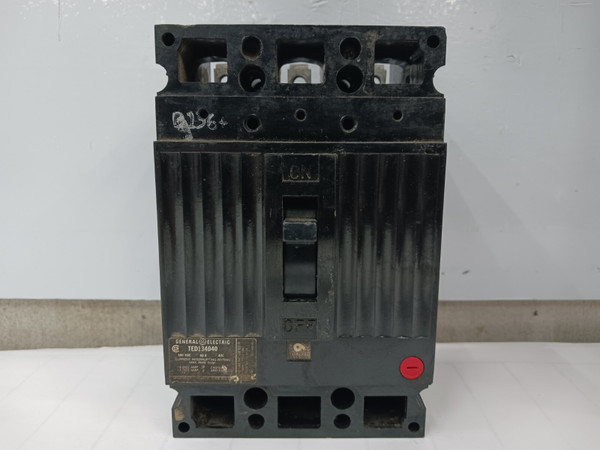 General Electric 40 Amp Circuit Breaker 3 Pole 480 VAC 14kA TED134040 *Chipped*