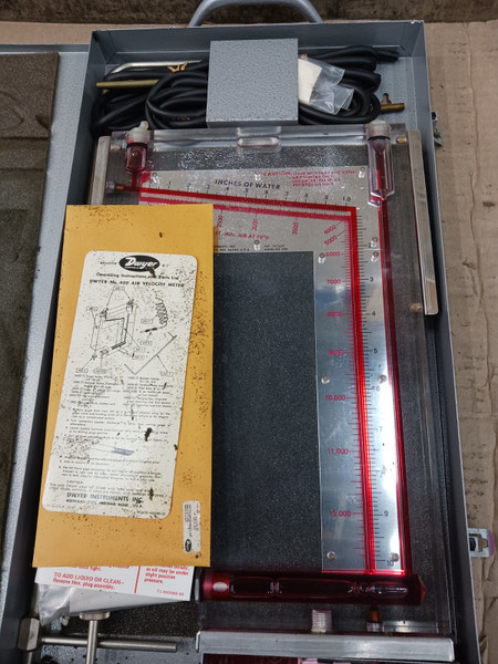 Dwyer 400 Air Velocity Meter Manometer with case