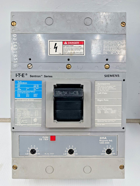 Siemens ITE Sentron 225 Amp Circuit Breaker 600 VAC 3 Pole  JXD63B225 Siemens ITE Sentron 225 Amp Circuit Breaker 600 VAC 3 Pole  JXD63B225
