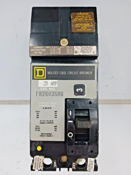 Square D 35 Amp Molded Case Circuit Breaker 2 Pole 600 VAC 14kA FA26035AB *Flaw* Square D 35 Amp Molded Case Circuit Breaker 2 Pole 600 VAC 14kA FA26035AB *Flaw*