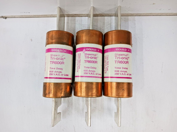 Lot Of Three) New Gould Shawmut Tri-onic 600 Amp Time-Delay RK5 Fuse 250V TR600R Lot Of Three) New Gould Shawmut Tri-onic 600 Amp Time-Delay RK5 Fuse 250V TR600R