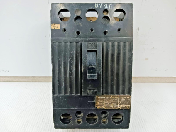 GE General Electric 200 Amp Circuit Breaker 3 Pole 240 VAC 10kA TQD32200 *Flaw*