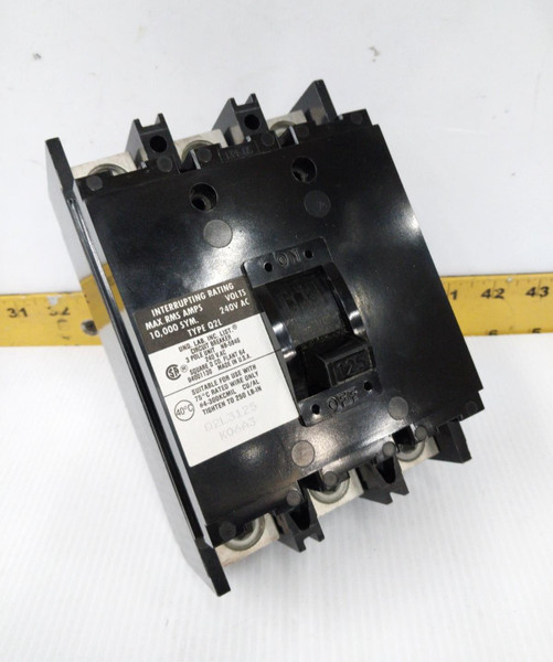 Square D 125 Amp Circuit Breaker 240 VAC 3 Pole  Q2L3125