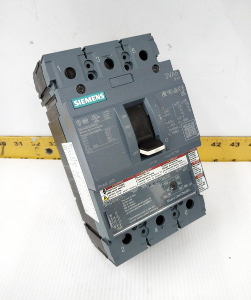 Siemens 150 Amp Circuit Breaker W/ Adj. Trip 600 VAC 3 Pole  3VA5215-6EC31-0AA0
